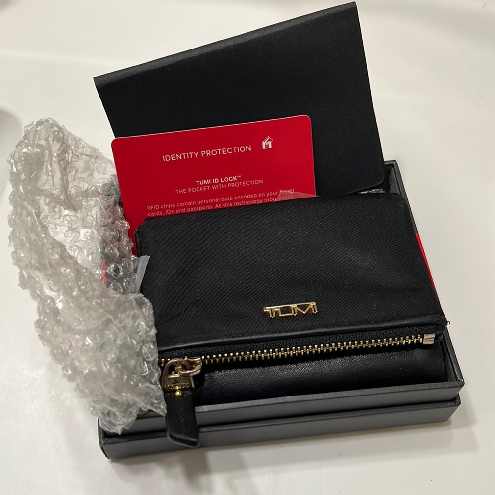 Tumi Black Voyageur Nylon Fold Wallet Leather Trim Gold Hardware with Box & Auth